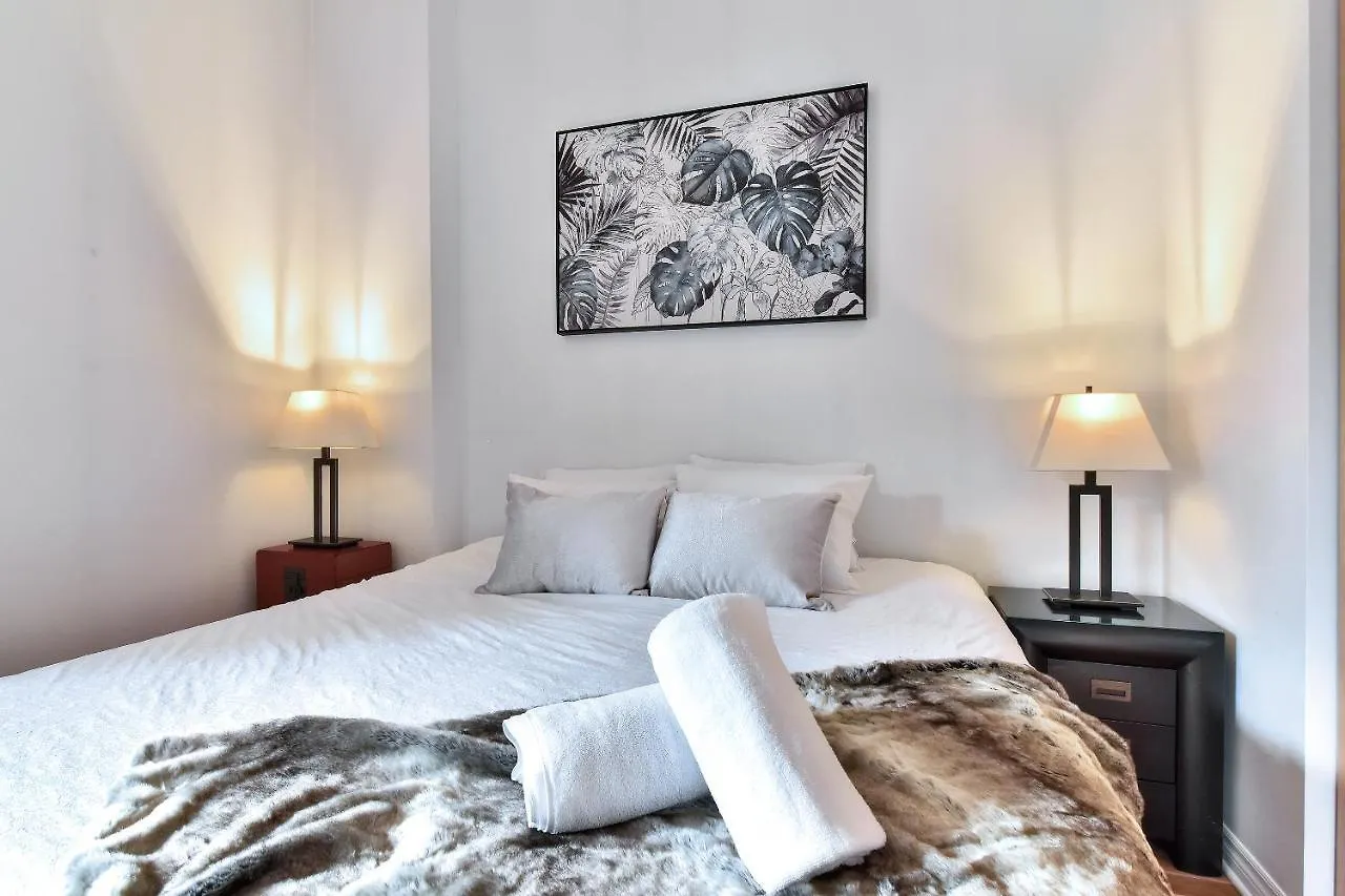 Place-Des-Arts Suites Montreal 0*,  Canada