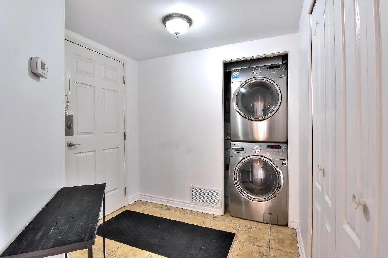 Apartment Place-Des-Arts Suites Montreal