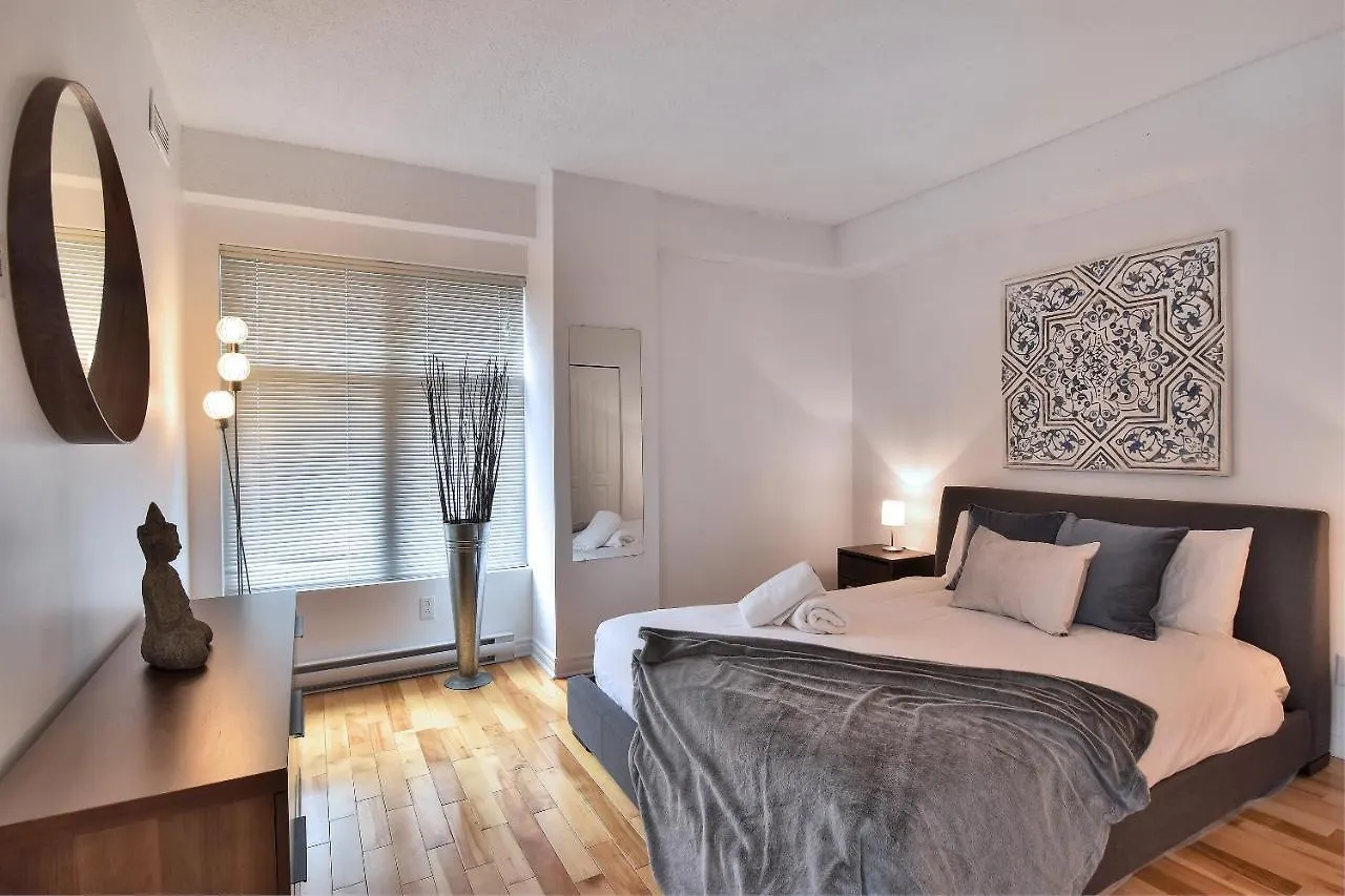 Place-Des-Arts Suites location