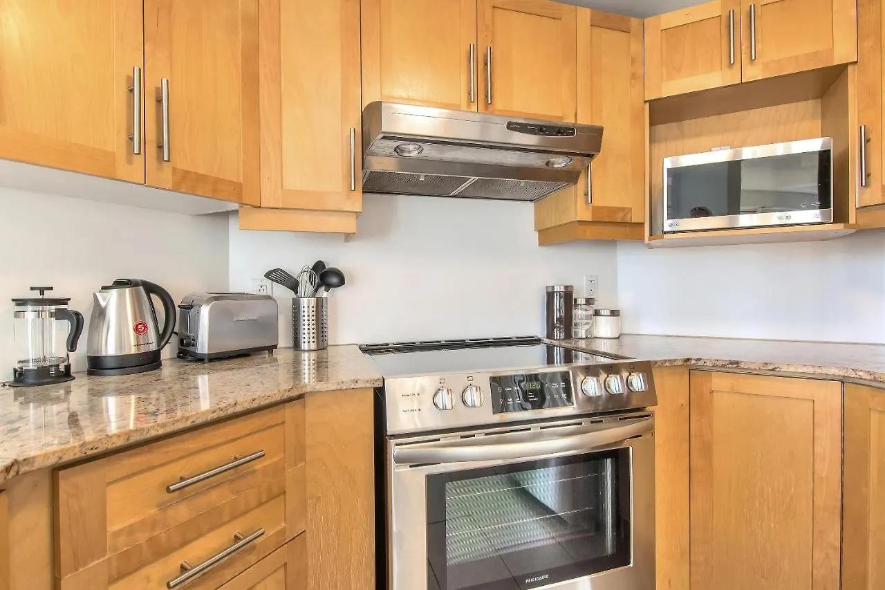 Place-Des-Arts Suites Montreal Apartment